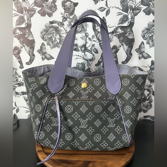 Louis Vuitton Handbags - LOUIS VUITTON CABA IPANEMA BEACH TOTE GUC